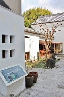 02.jpg